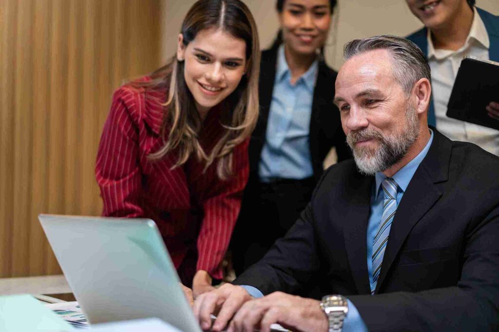 group-of-multi-ethnic-businessman-and-business woman