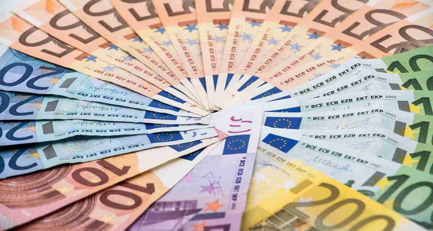 euros-bills-of-different-values-euro-cash-money-2023-11-27-04-53-36-utc_11zon